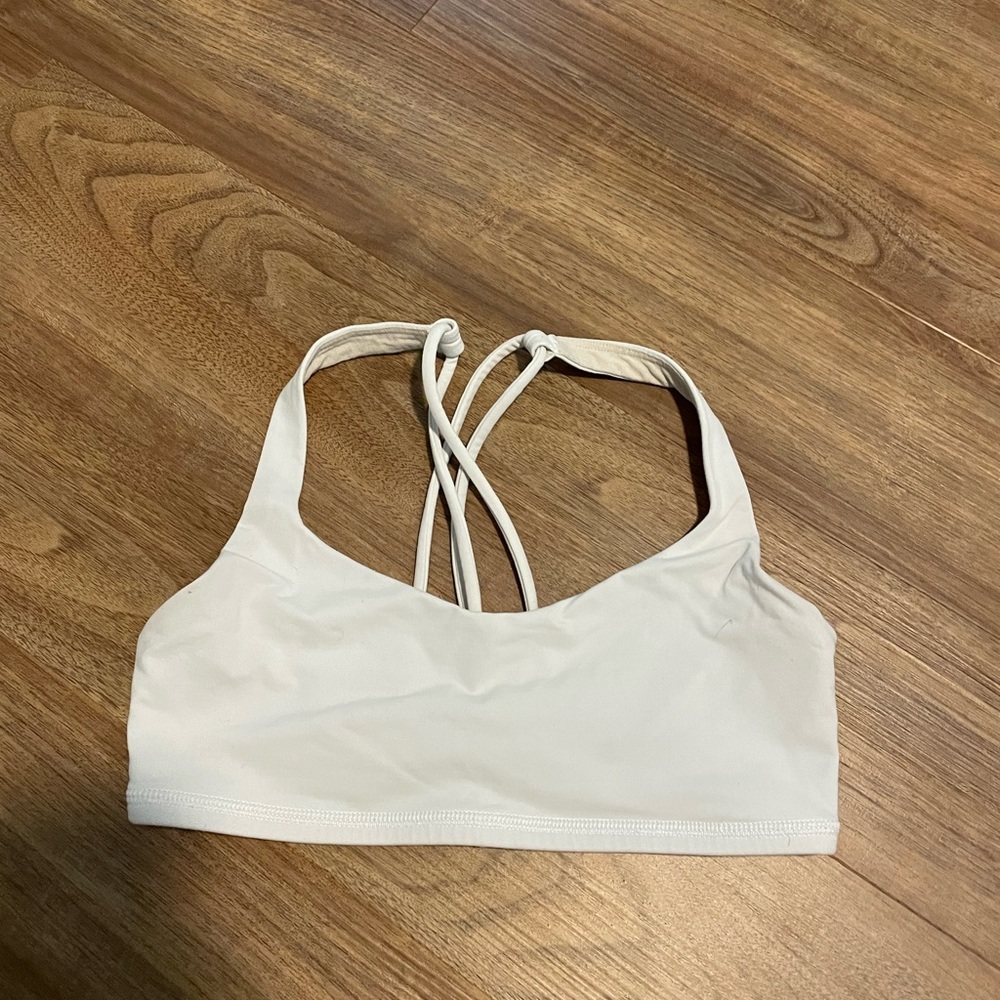 Lululemon free to be sports bra